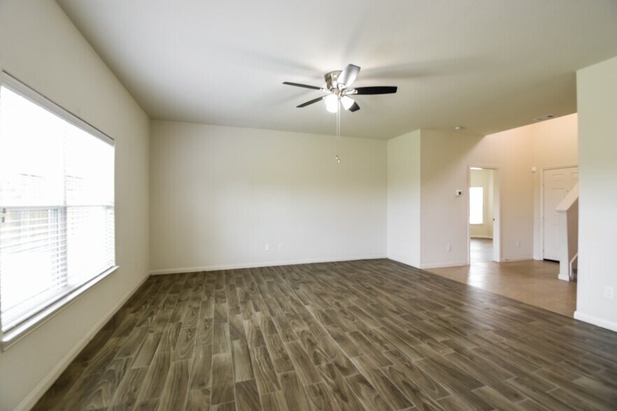 Building Photo - 2435 Golden Brandy Ln