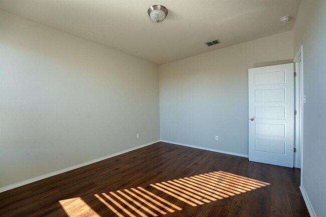 Building Photo - 10125 Milla Cir