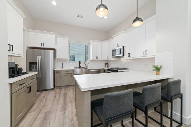 Building Photo - 3705 Creekmont Grn Ln