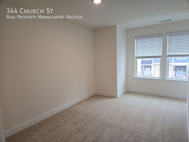 Building Photo - 344 Church St