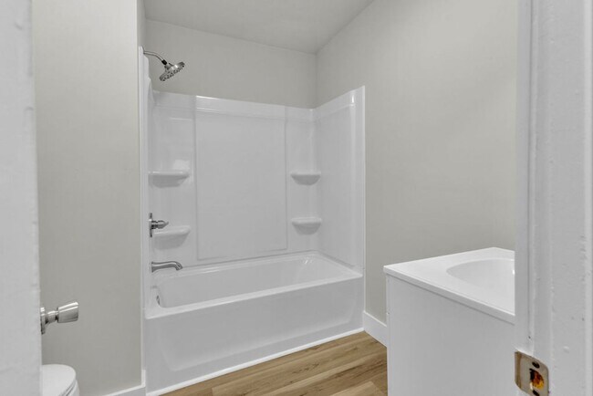 Building Photo - Bright & Updated 3-Bedroom Home Near Local Schools