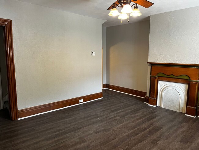 Building Photo - Renovated 2BD/1BATH House - Off-Street Parking, Laundry, AC