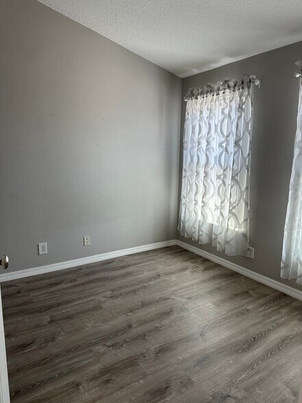 Building Photo - 547 Black Lion Dr NE