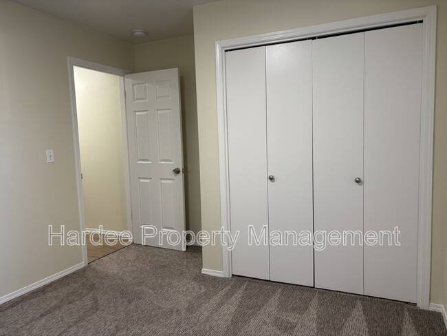 Building Photo - 1422 Allante Pl