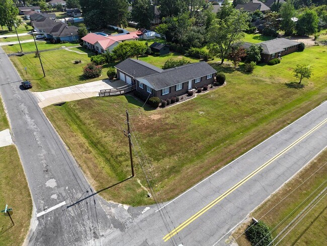 Building Photo - 2401 Patterson St
