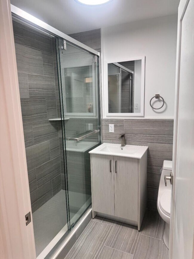 Building Photo - 2339 Haverford Rd