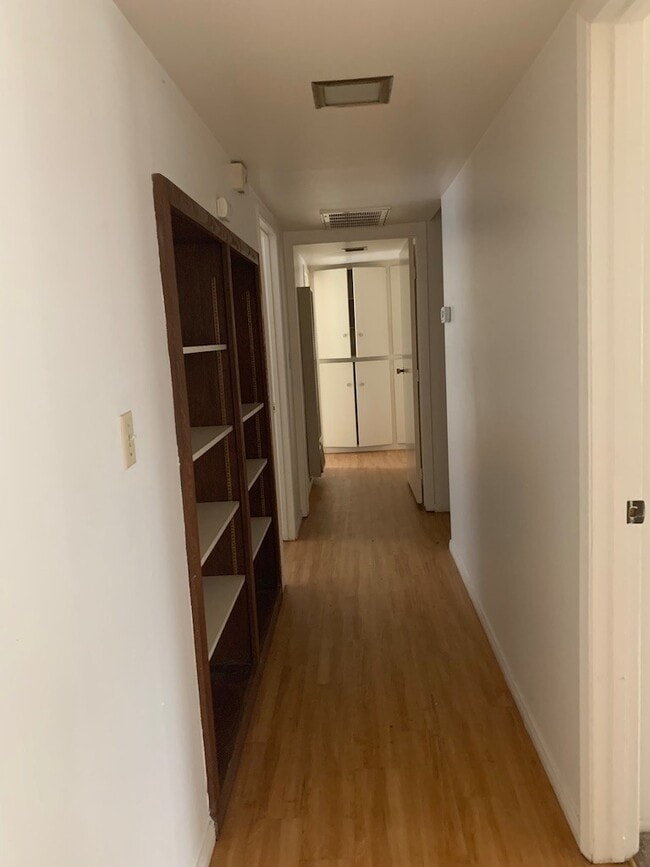 Building Photo - 925 Camino Lindo