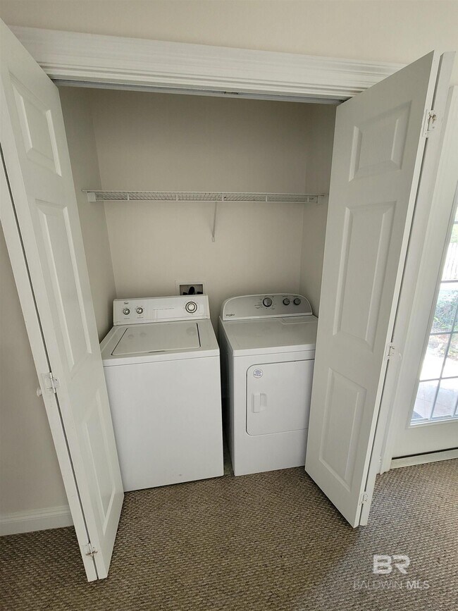 Building Photo - 645 E 22nd Ave