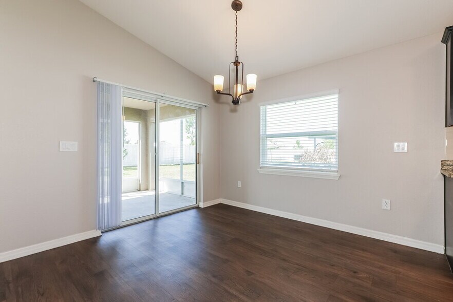 Building Photo - 6784 Hanworth Ln