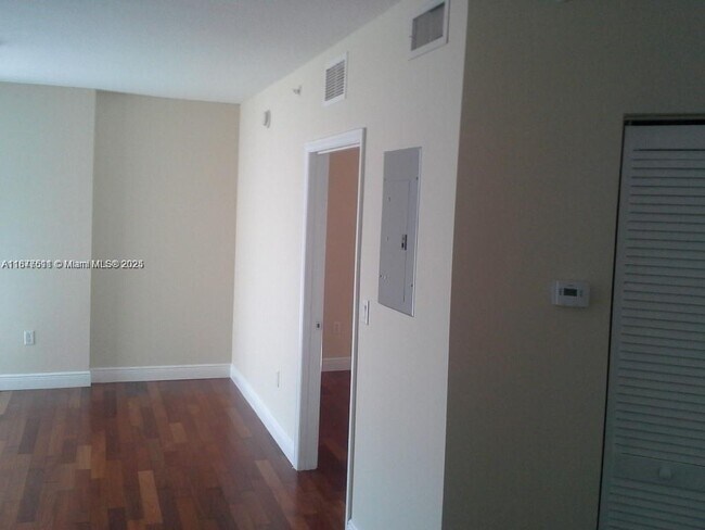 Building Photo - 2600 SW 27th Ave