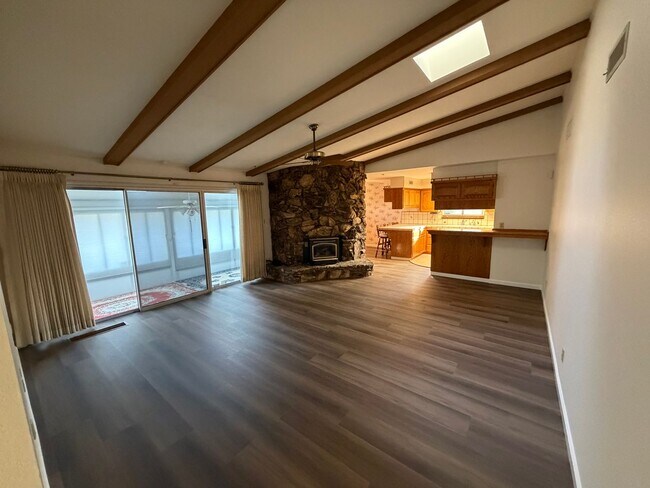 Building Photo - 3 Bedroom | 2 Bathroom | Single-Family Home in Sacramento