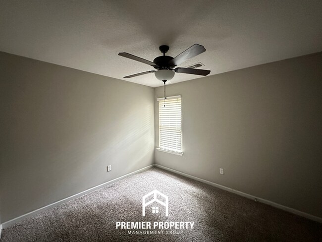 Building Photo - Charming 3BR/2BA Bartlett Area Home | High Ceilings, Stainless Steel & 2-Car Garage