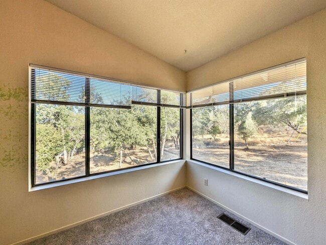 Building Photo - 16481 Tony Ct