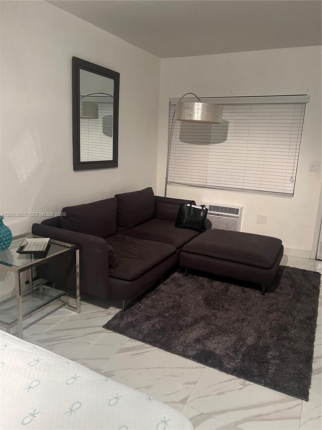 Building Photo - 1611 West Ave