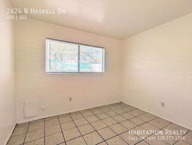 Building Photo - 2624 N Haskell Dr