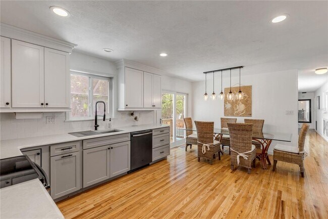 Building Photo - 119 Hardin Pl