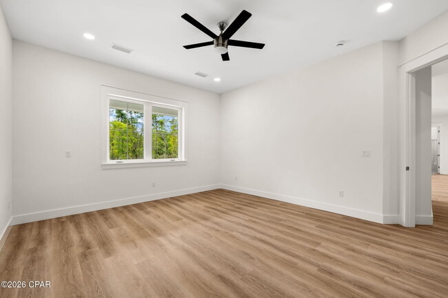 Building Photo - 114 Lake Merial Trail