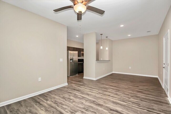 Building Photo - Renovated Mallard Creek Apartment for Lease!