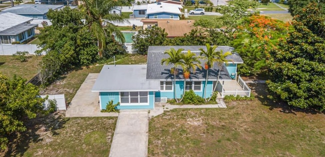 Building Photo - 2132 Coronet Dr