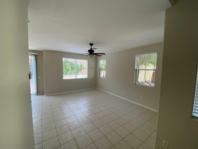 Building Photo - 6005 Linosa Ct