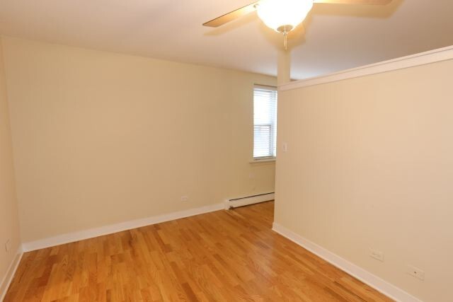 Building Photo - 628 W Wrightwood Ave