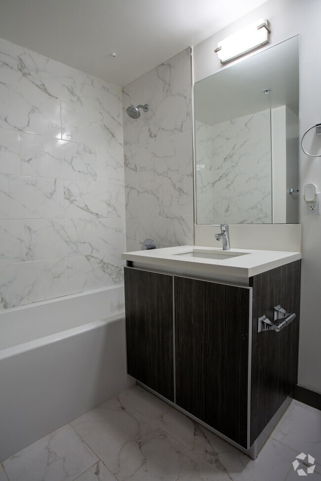 1BR, 1BA - 11400 Culver Blvd