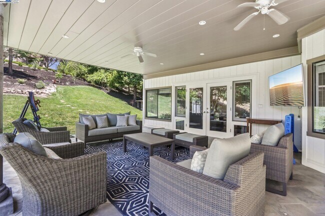 Building Photo - 3745 Deer Trail Ct