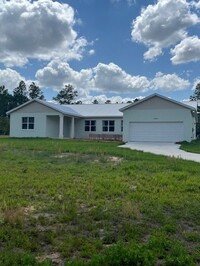 Building Photo - Gorgeous Fully Furnished 4-Bedroom, 3-Bath...
