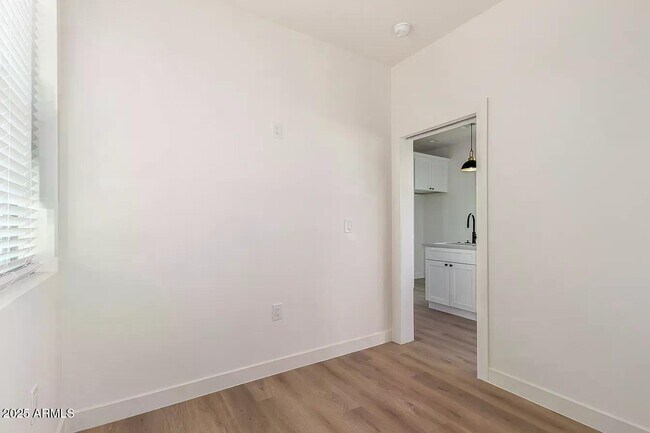 Building Photo - 411 N 32nd Pl