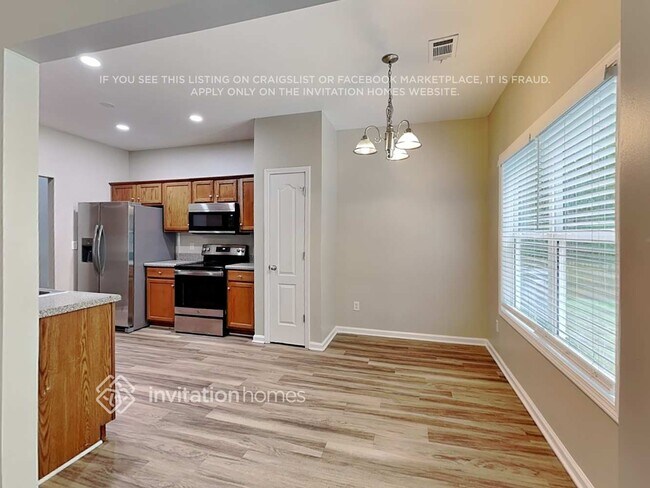 Building Photo - 147 Hawthorn Dr