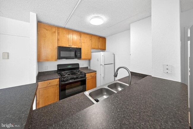 Building Photo - 60 S Van Dorn St