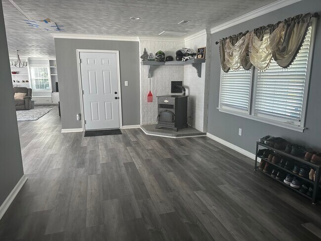 Building Photo - 9576 Maryus Rd