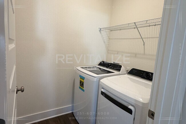 Building Photo - Lakeview Luxury Living in Hadley Village