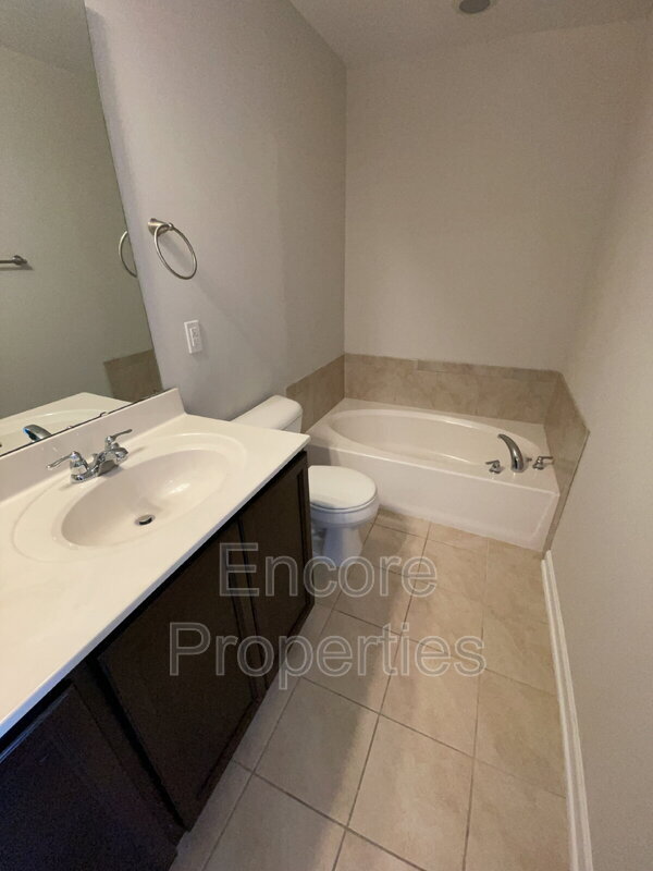Building Photo - 1319 Lakestone Village Ln