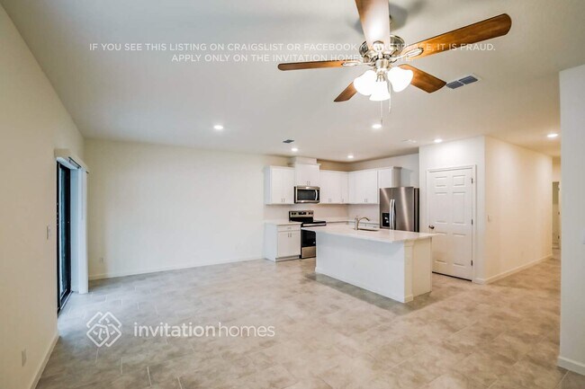 Building Photo - 565 Seaspray Dr