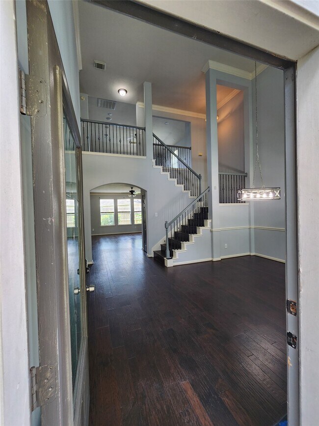 Building Photo - 16935 Jelly Park Stone Dr