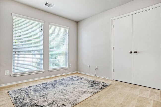 Building Photo - 1601 Katydid Ct