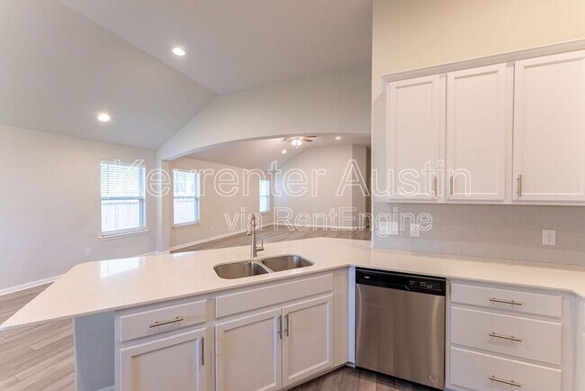 Building Photo - 113 Caney Cv