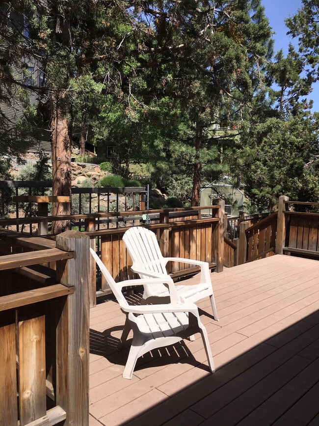 Building Photo - Spacious House, Front & Back Porch! Awbrey Butte Hillside with Mountain Views. Furnished 30-Day Min.