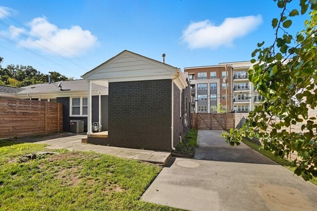 Building Photo - (Coming Soon) Beautifully Renovated 3-Bedroom with Fenced in Yard