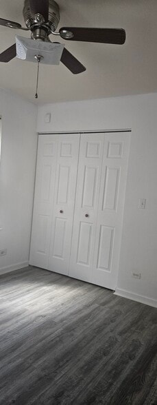 2 rooms upstairs - 919 Yeoman Street