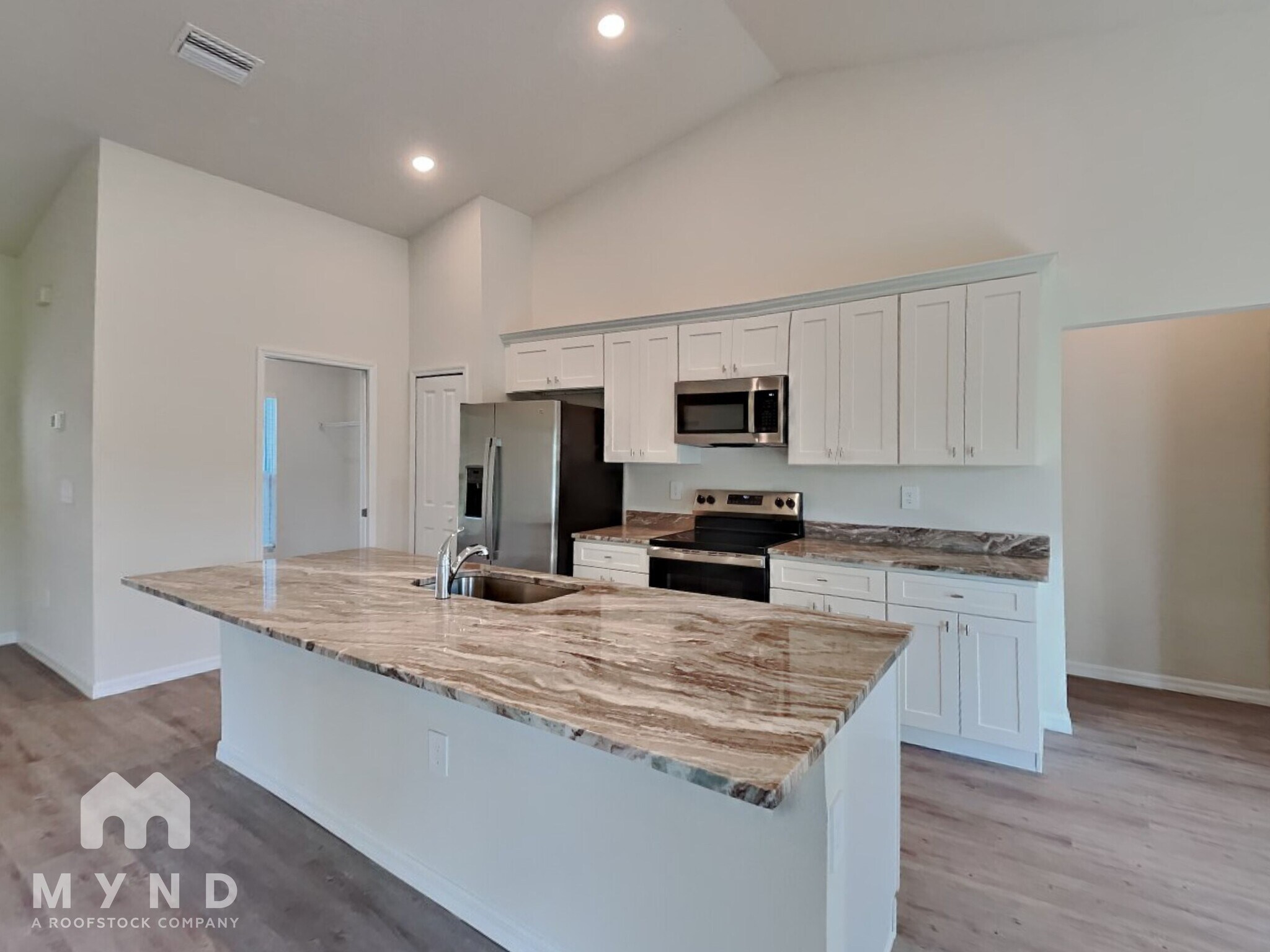 Building Photo - 2690 Shabonne Ln