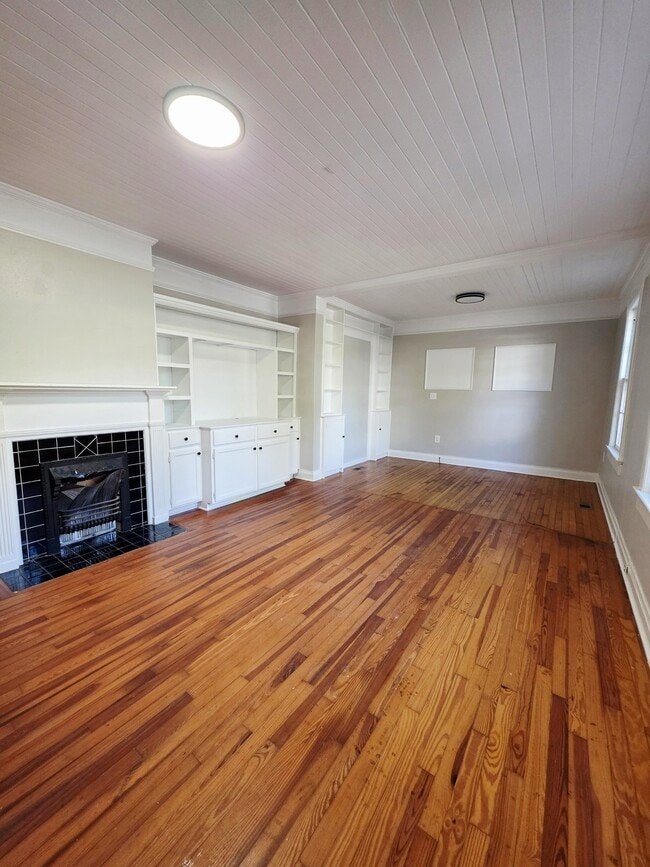 Building Photo - 205 E North St