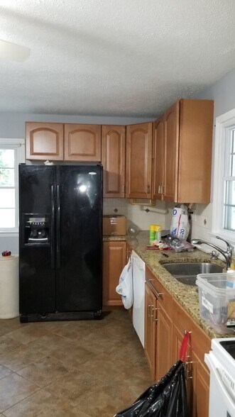 Building Photo - 139 Pike St