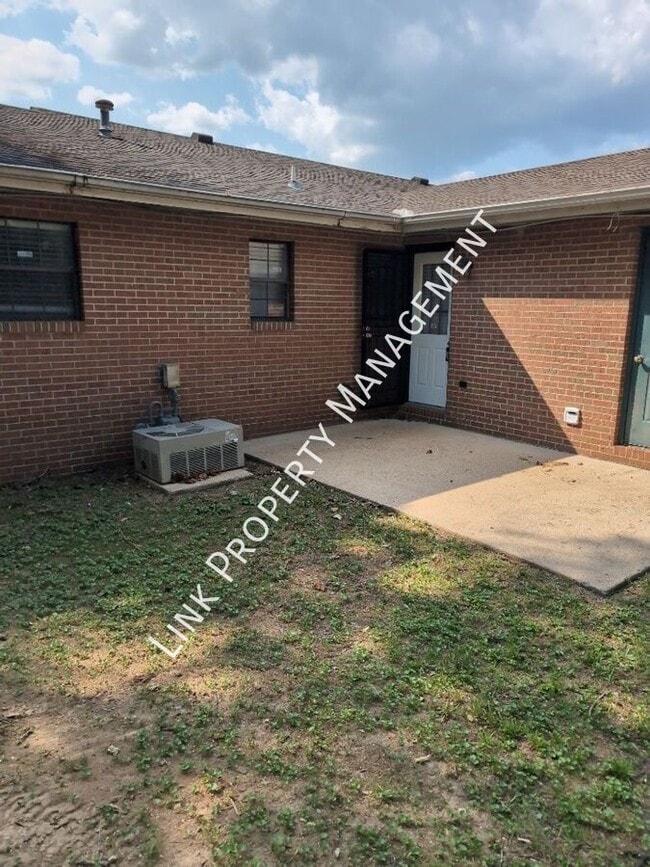 Building Photo - 900 Peppermill Rd