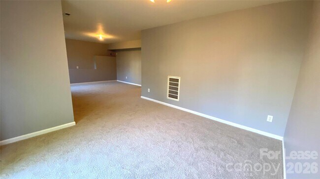 Building Photo - 127 Meadow Pond Ln