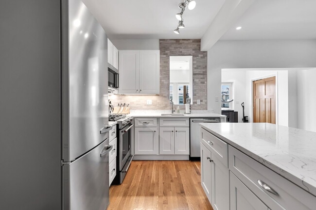 Building Photo - 4008 Marlboro Pl NW