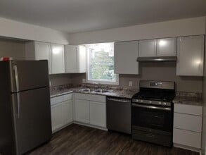 Building Photo - 1930 Des Moines St