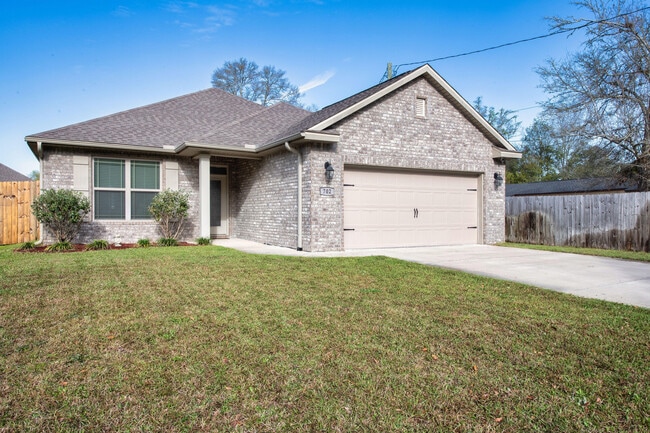 Building Photo - 702 Shady Ln Dr