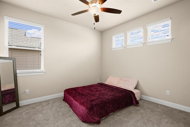 Building Photo - 525 Faith Dr